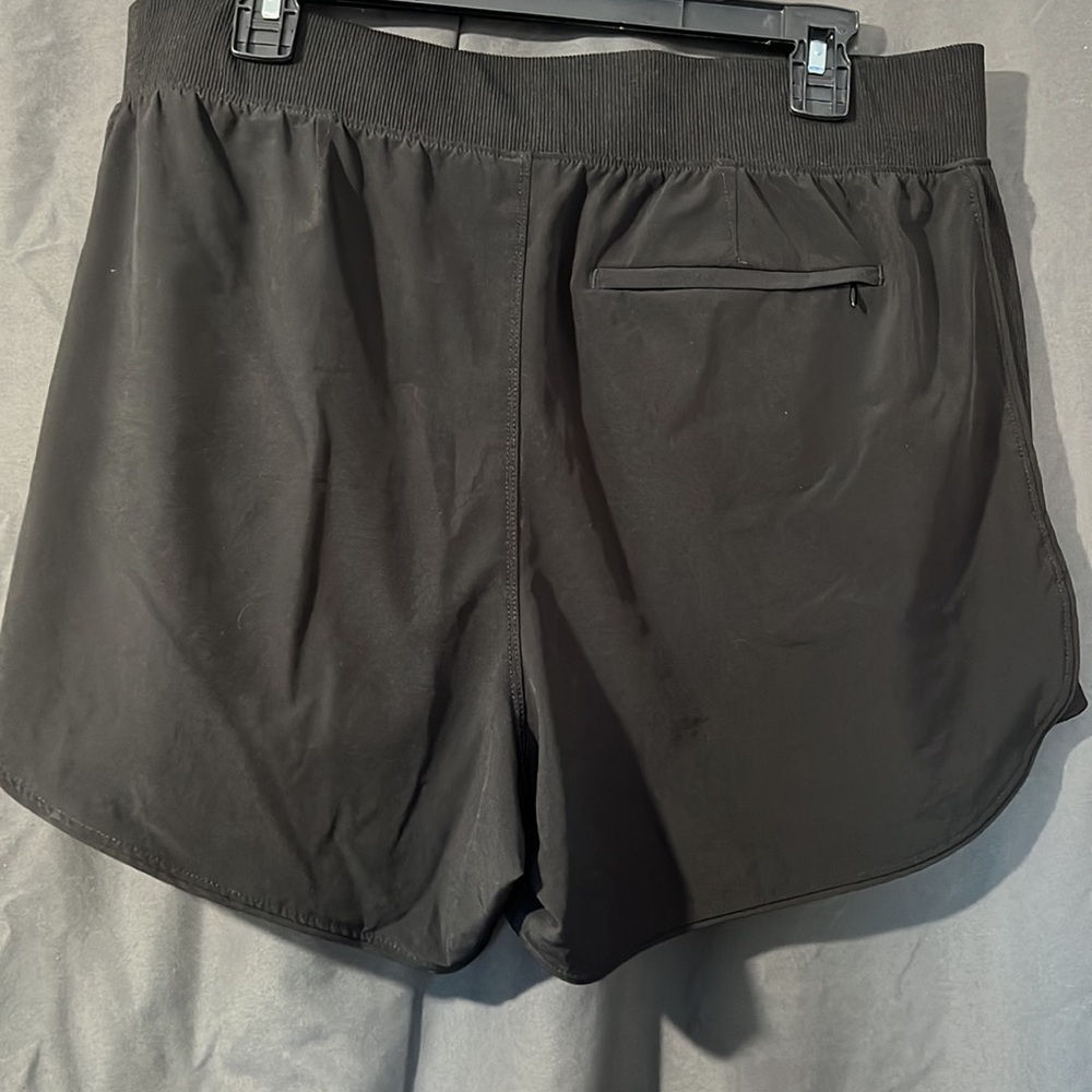 Black Active Shorts with Pockets Size XL - Picture 3 of 5